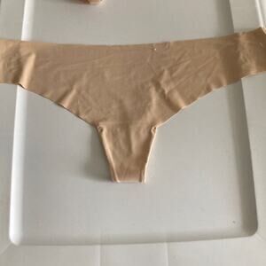 No show thong ( has clear tag )